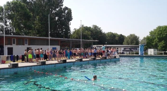 Foto-Schwimmlager